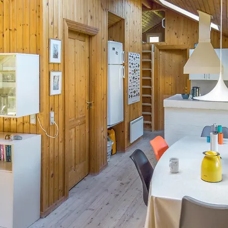 Nice Home In Strandby With Kitchen Dom wakacyjny