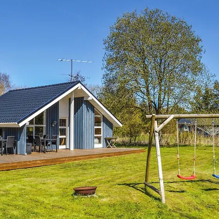 Dom wakacyjny Nice Home In Strandby With Kitchen