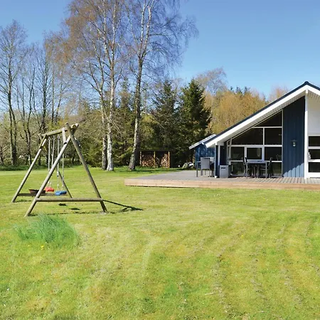 Dom wakacyjny Nice Home In Strandby With Kitchen *