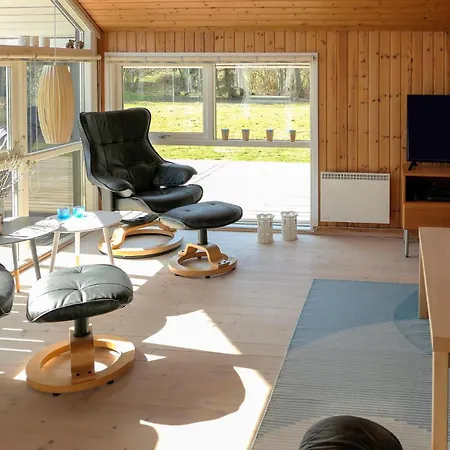 Nice Home In Strandby With Kitchen Dom wakacyjny