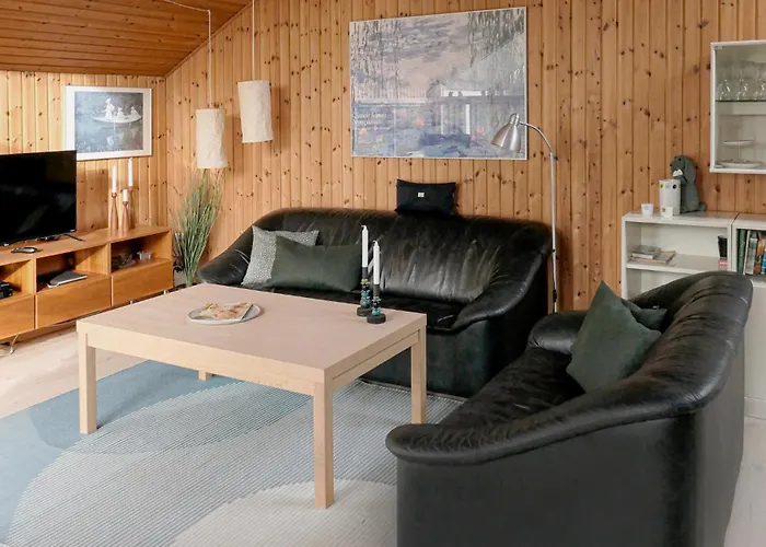 Tatil Evi Three-bedroom In Strandby